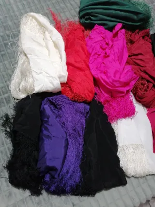 13 Mantoncillos Flamenca de muchos colores