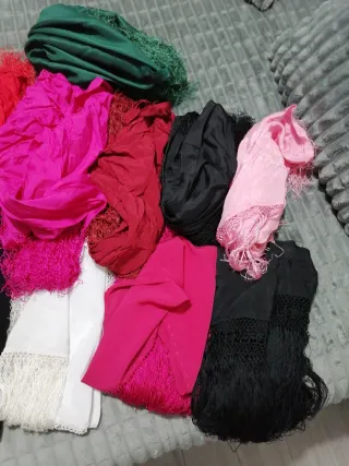 13 Mantoncillos Flamenca de muchos colores