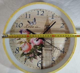 Reloj de Pared Love is...