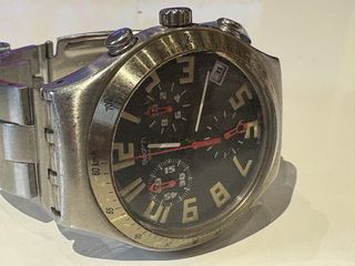 Reloj Swatch Cronógrafo Negro y Plateado