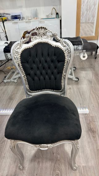Silla estilo barroco terciopelo negro y plata