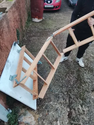 Escalera para altillo/techo plegable