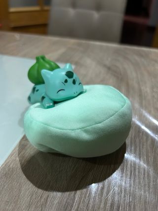 Figura Bulbasaur con mini puff