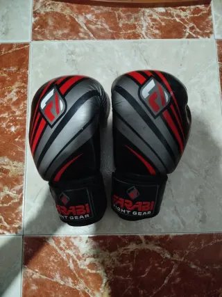 Guantes de Boxeo Farabi Negros y Rojos