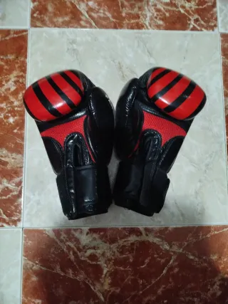 Guantes de Boxeo Farabi Negros y Rojos