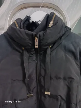 Chaqueta de plumas, negra elegante