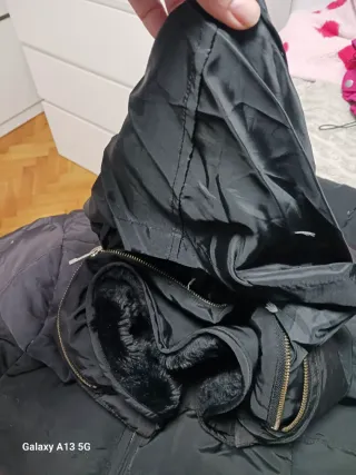 Chaqueta de plumas, negra elegante