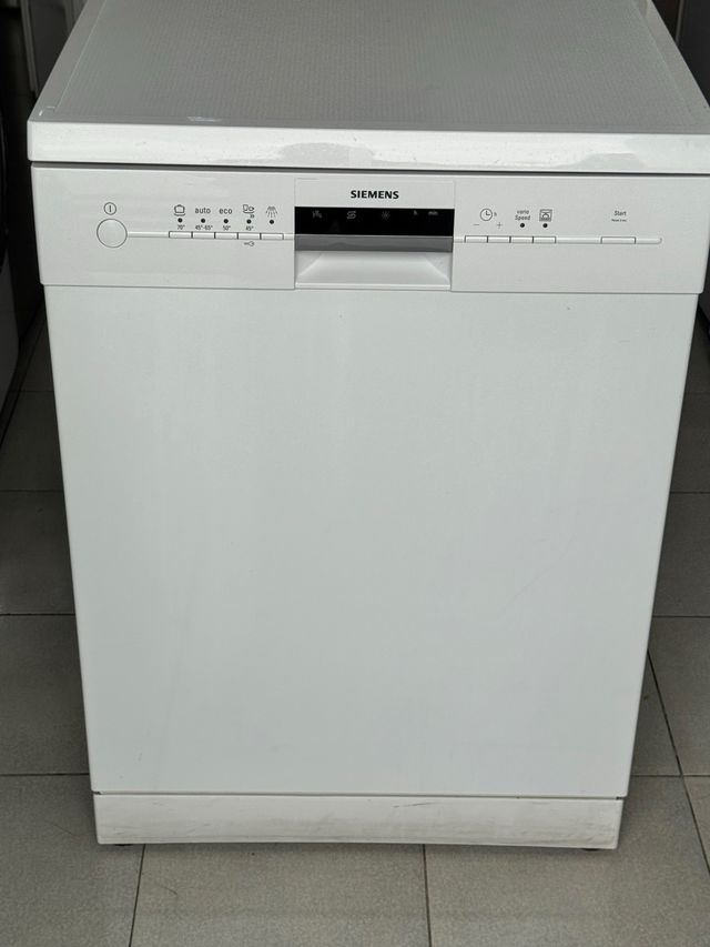 LAVAVAJILLAS SIEMENS TRES BANDEJAS