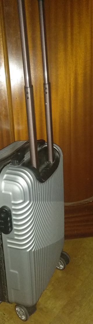 Maleta 50cm con ruedas y combinación