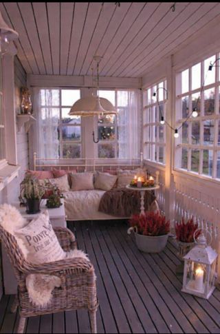 Diván Metálico Ikea Blanco. No incluye colchón.