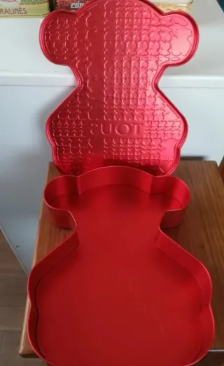 Caja metálica Tous oso roja