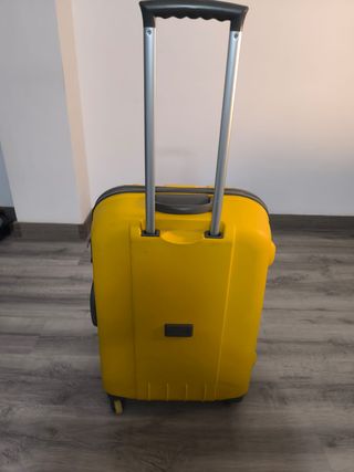 Maleta rígida BIBA amarilla con ruedas y candado