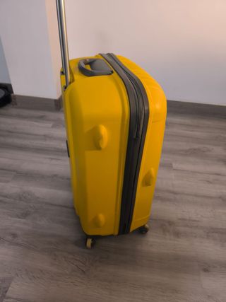 Maleta rígida BIBA amarilla con ruedas y candado