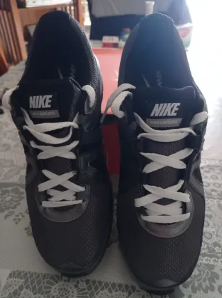 Nike Talla 43 Gris/Blanco