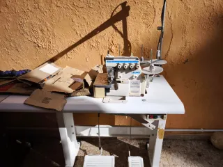 Máquina de coser industrial textil