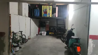 Se vende cochera cerrada en interior