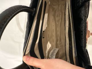 Bolso Guess Negro Acolchado