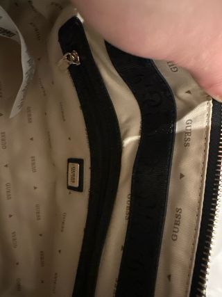 Bolso Guess Negro Acolchado