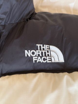 Chaqueta The North Face Nuptse Negra y Blanca