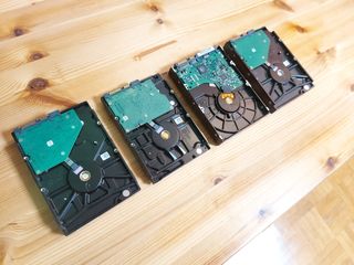 Lote discos duros 3.5" – 2×2 TB + 1 TB + 320 GB