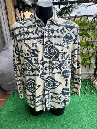 Camisa vintage geométrica beige y negra