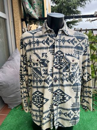 Camisa vintage geométrica beige y negra