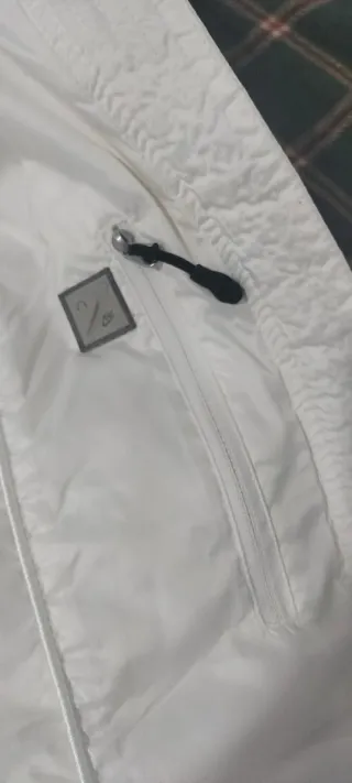 Chaqueta Nike  dama ,gorro y5 pares de calcetines