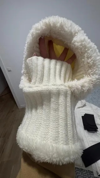 Chaqueta Nike  dama ,gorro y5 pares de calcetines