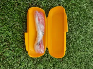 Caixa Tupperware Laranja e Vermelha com talheres