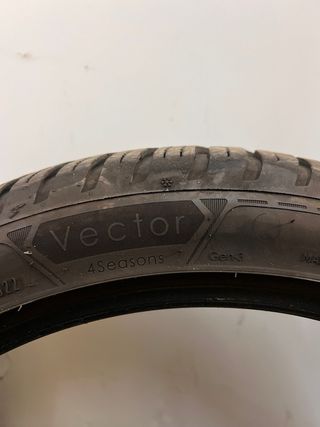 Neumático Goodyear Vector 4 Seasons 255/40 R20