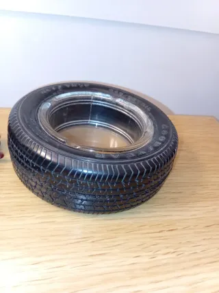 Cenicero Goodyear banda neumática