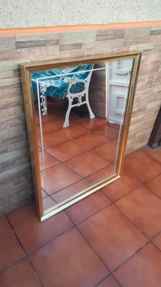 Espejo Vintage Dorado con Diseño