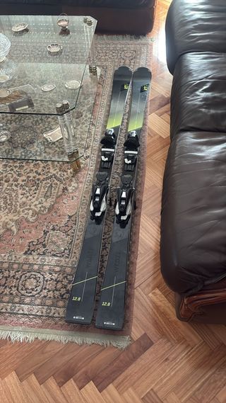 Esquís Wedze 12.8 con fijaciones