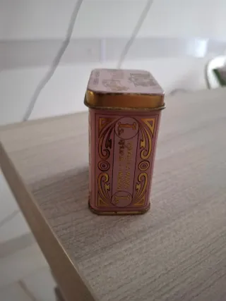 Scatolina pastiglie Leone piccola