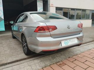 Volkswagen Passat Executive 2.0 TDI 110 kW (150 CV)