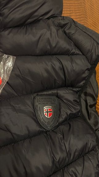 Chaleco Geographical Norway Negro con Capucha
