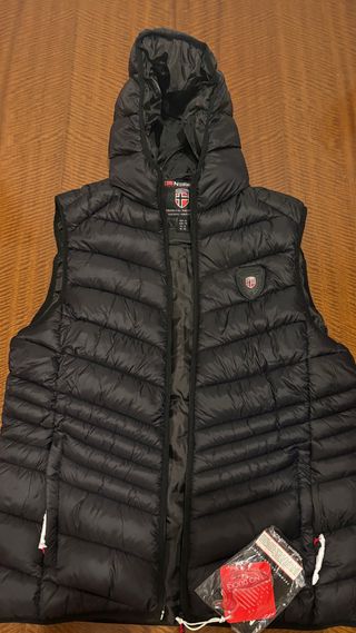 Chaleco Geographical Norway Negro con Capucha