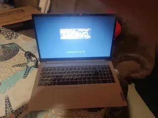 Lenovo IdeaPad 1 Laptop Plata