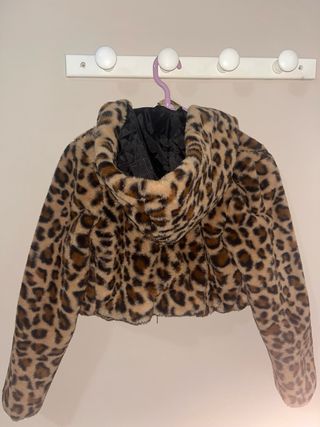 Chaqueta leopardo peluda