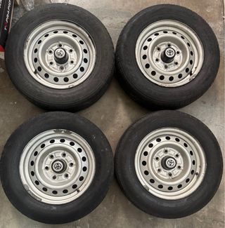 Llantas Toyota Hiace (4 unidades)