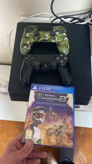 PS4 1TB Negra + Mando Camuflaje