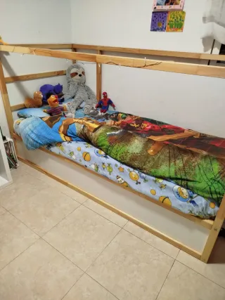 Cama Kura Ikea reversible 90x200 cm