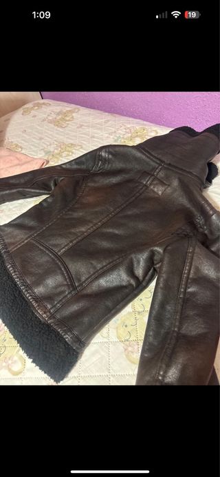 Pelliza marrón y negra