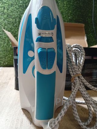 Plancha de Ropa - 20562-56 - Russell Hobbs