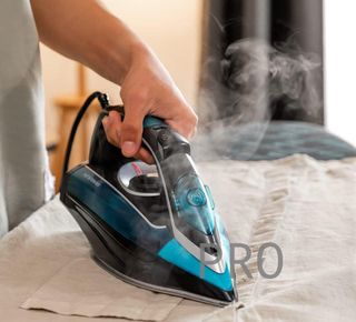 CECOTEC Plancha de vapor