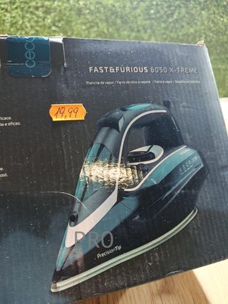 CECOTEC Plancha de vapor