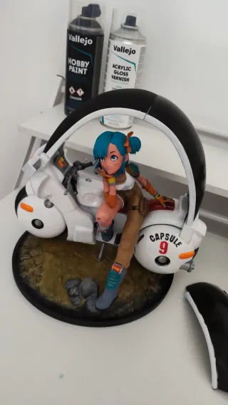 Bulma en moto resina pintada a mano 1:4