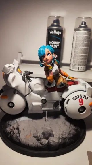 Bulma en moto resina pintada a mano 1:4