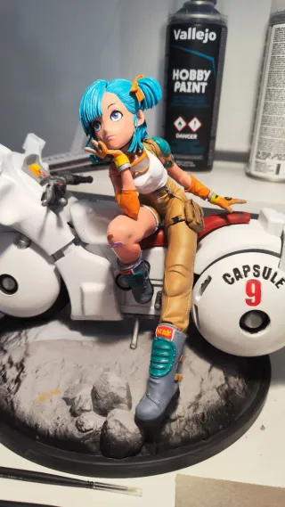 Bulma en moto resina pintada a mano 1:4