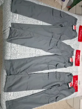 Pantalones de trabajo grises